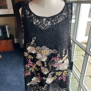 NWT Jennifer Lopez 2 pc. lace top with embroidered flowers and birds. Size XL